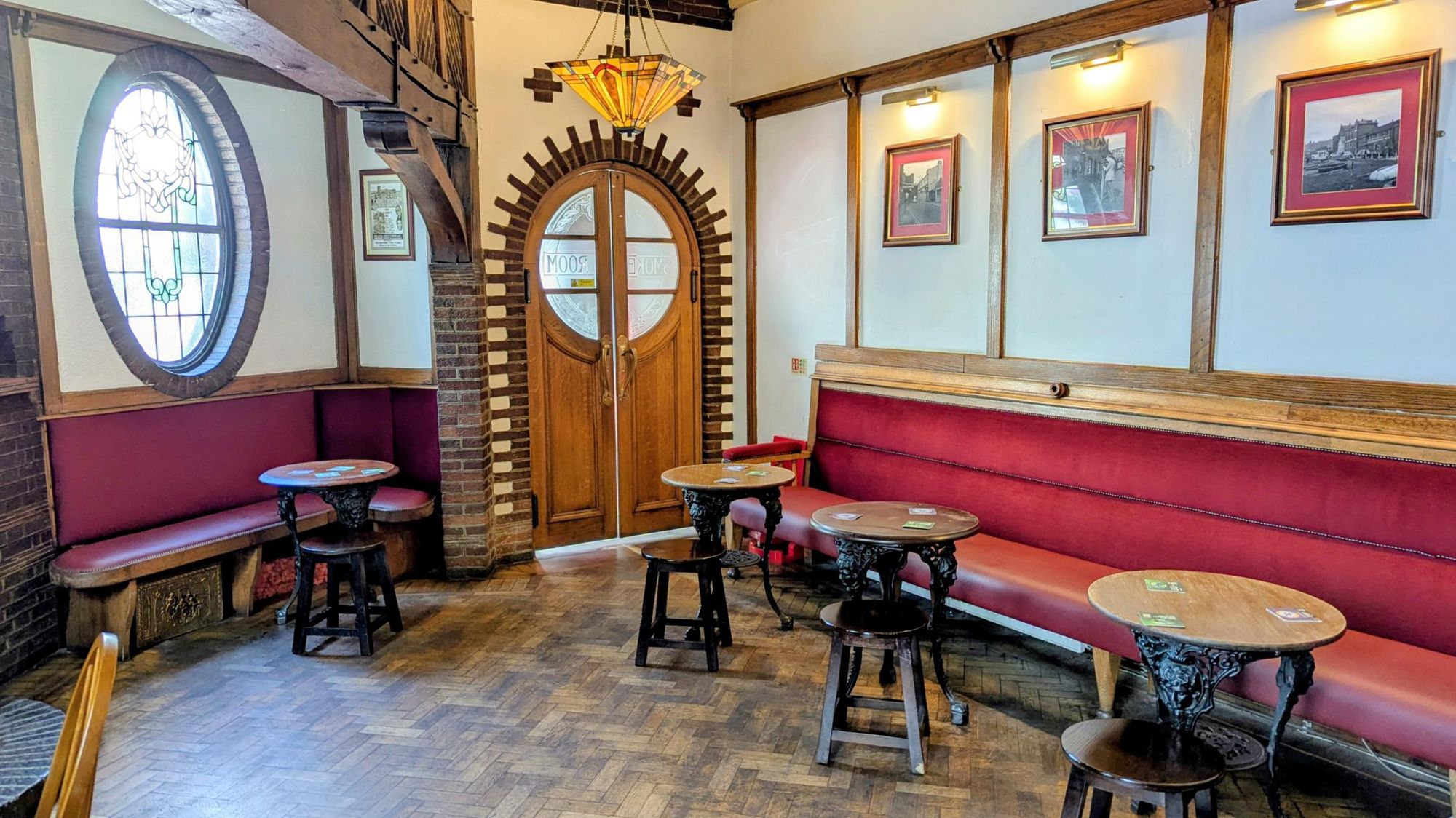 Albion Lounge Entrance 2025. (Pub). Published on 03-08-2025