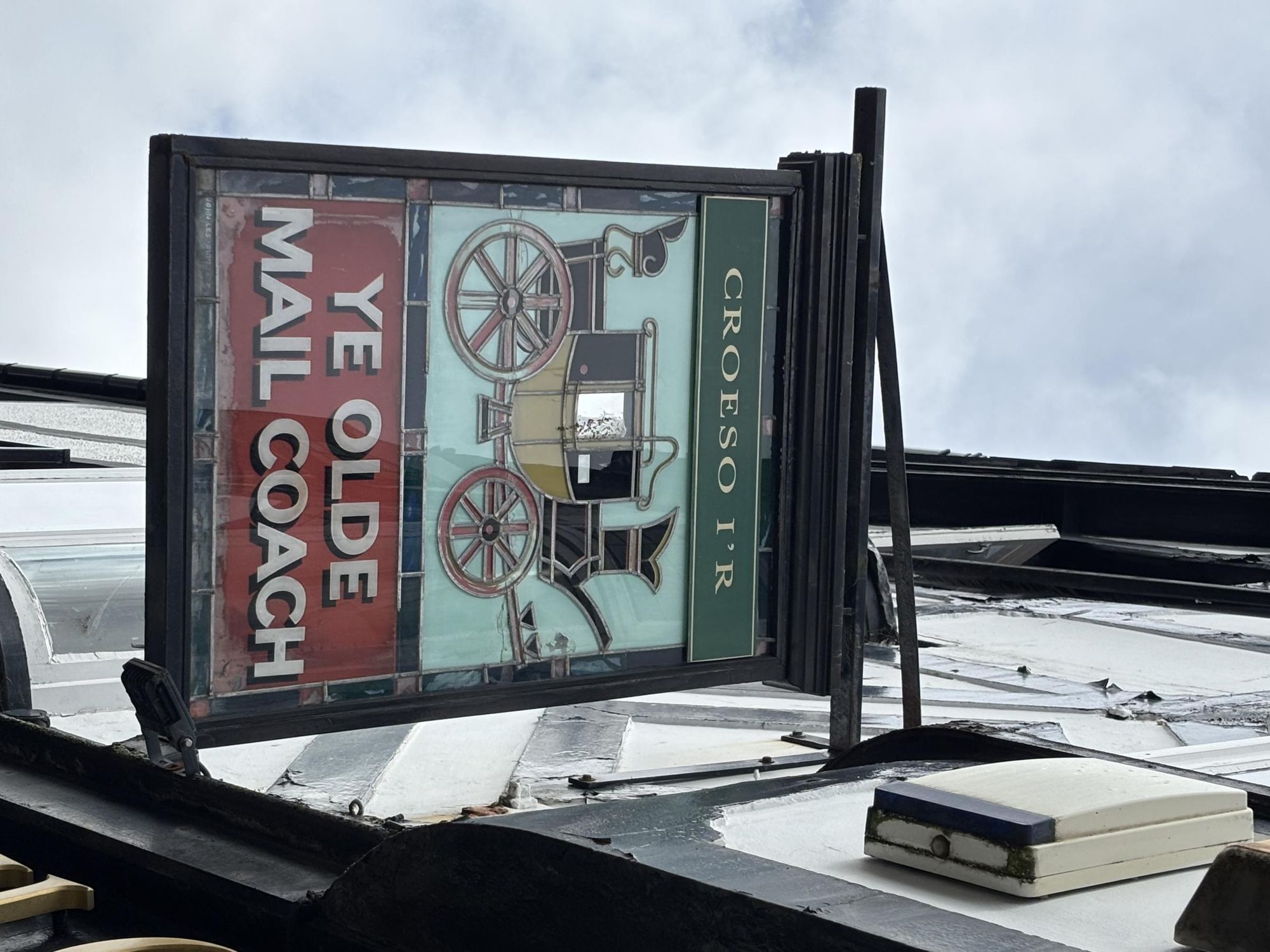 Olde Mail Coach Sign Cymraeg 2025. (Sign). Published on 21-04-2025