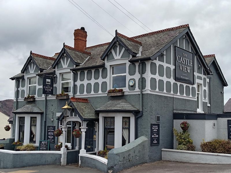 Castle View 2025. (Pub, External, Key). Published on 23-03-2025