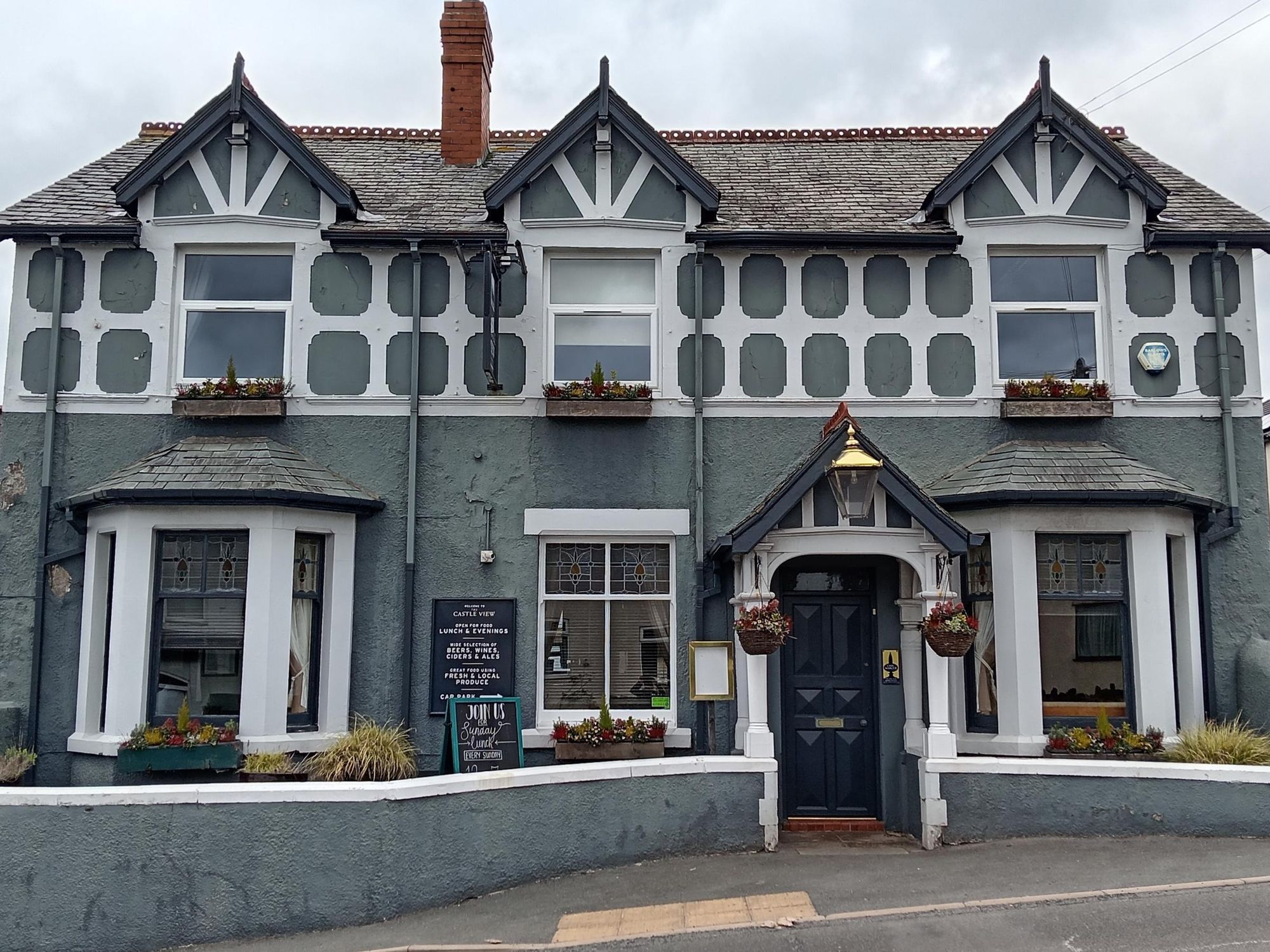 Castle View Entrance 2025. (Pub, External). Published on 23-03-2025