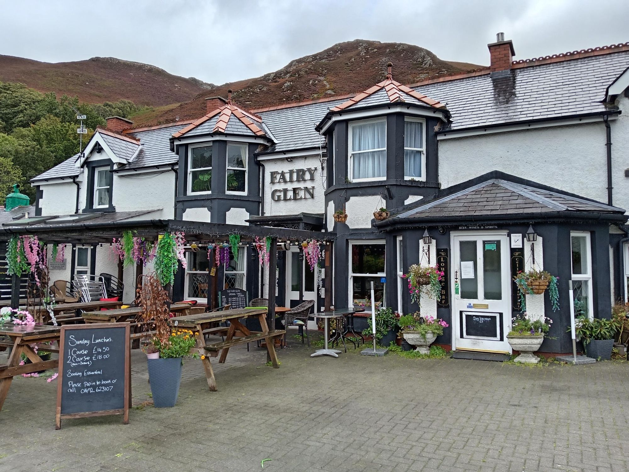 Fairy Glen Front 2025. (Pub, External, Key). Published on 28-09-2025