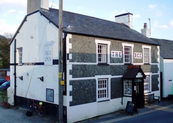 Bee Eglwsbach. (Pub, External). Published on 21-04-2014