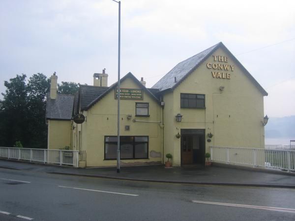 Conway Vale Hotel. (Pub, External). Published on 24-03-2014