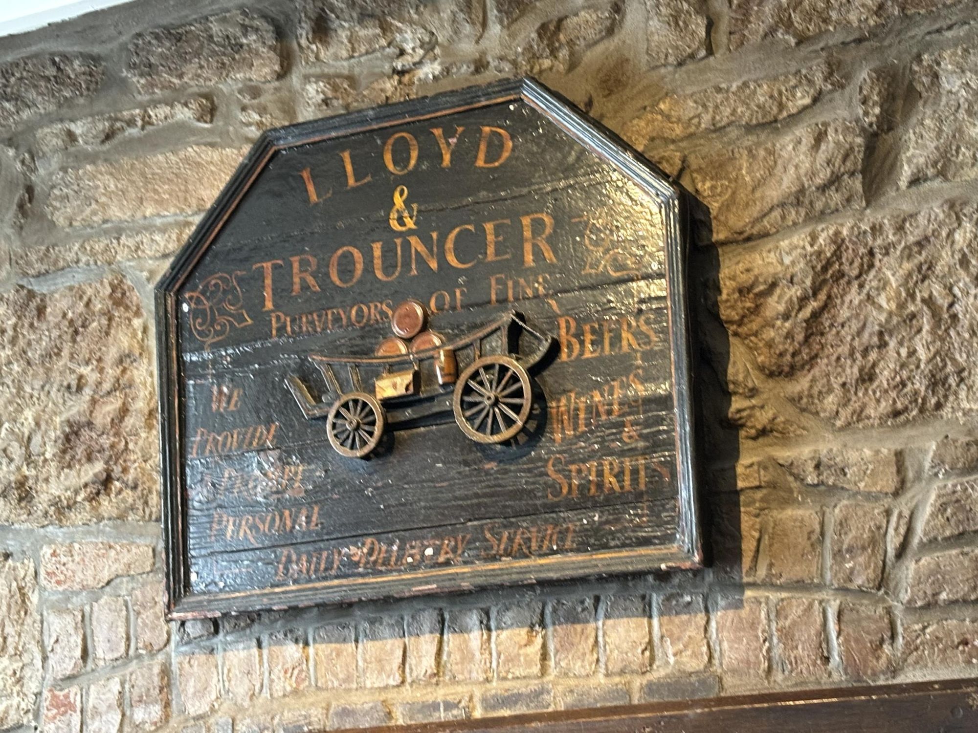 QH inside sign 2024. (Bar). Published on 13-08-2024