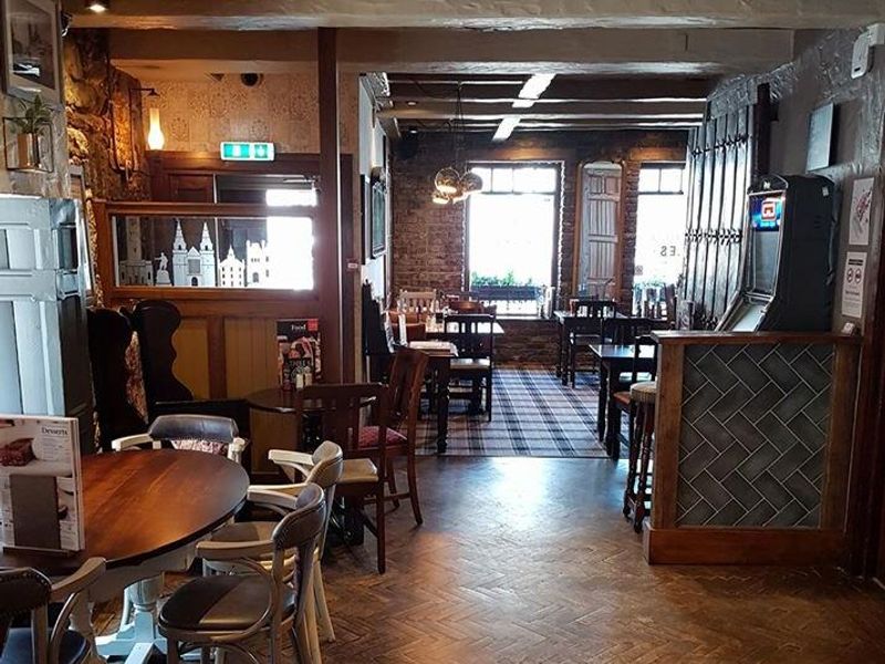 (Pub, Bar). Published on 21-05-2018