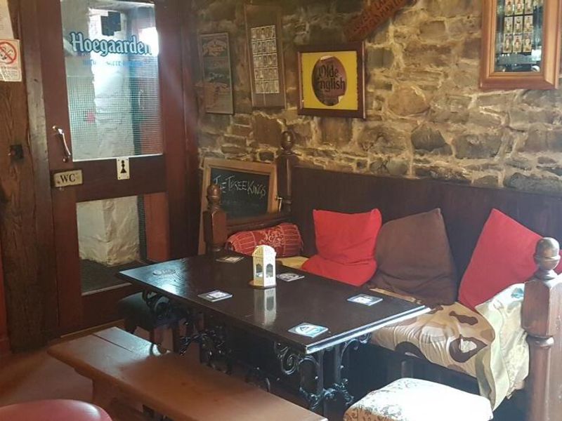 (Pub, Bar). Published on 27-02-2018