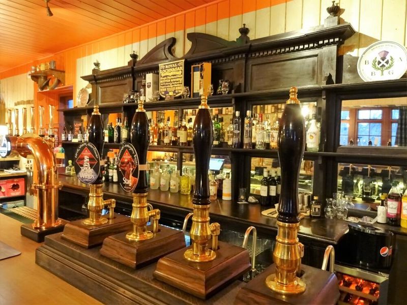 (Pub, Bar). Published on 27-01-2020