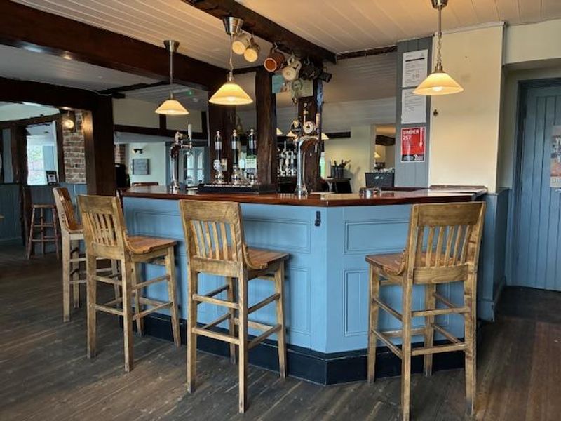 (Pub, Bar). Published on 05-04-2026 