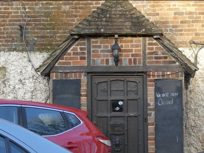 Timber Batts now closed. (Pub, External). Published on 09-08-2024