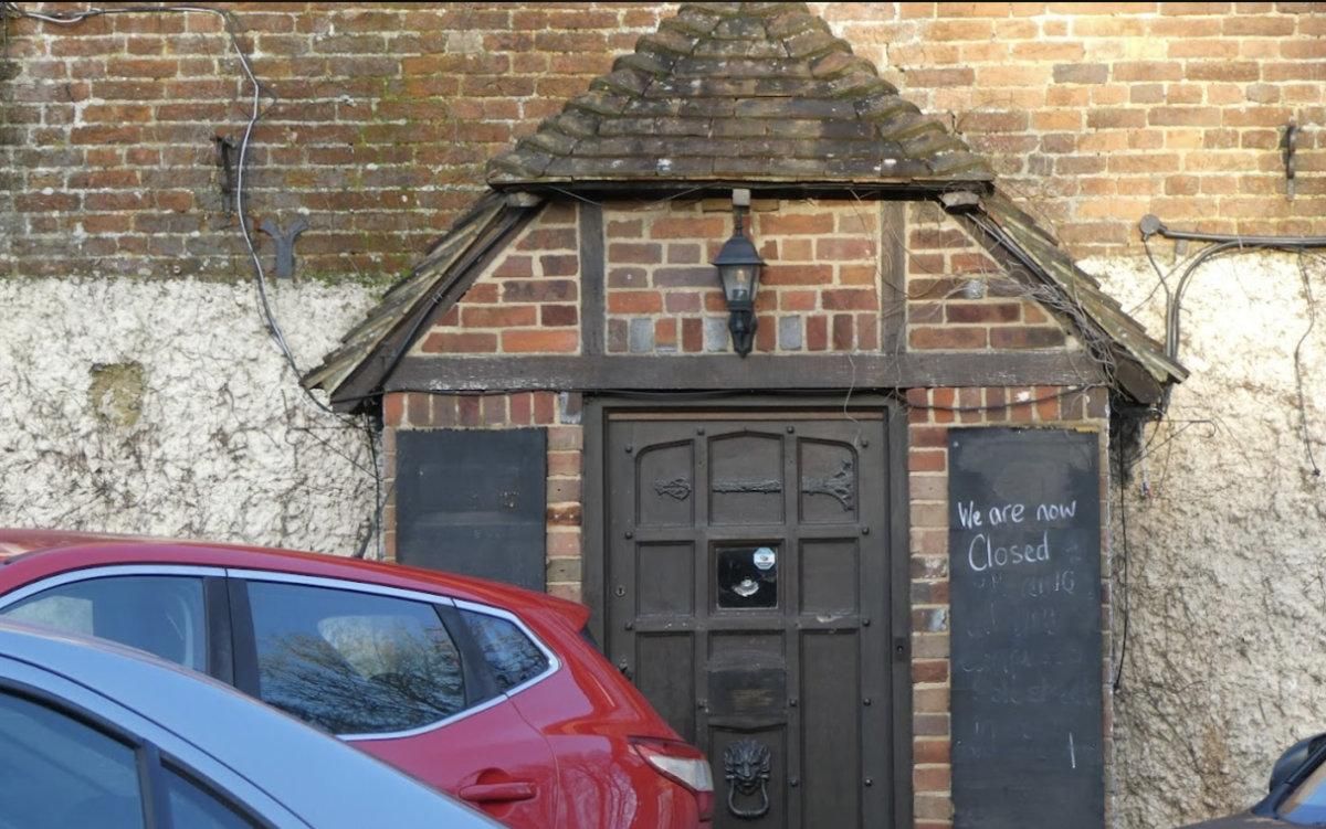 Timber Batts now closed. (Pub, External). Published on 09-08-2024
