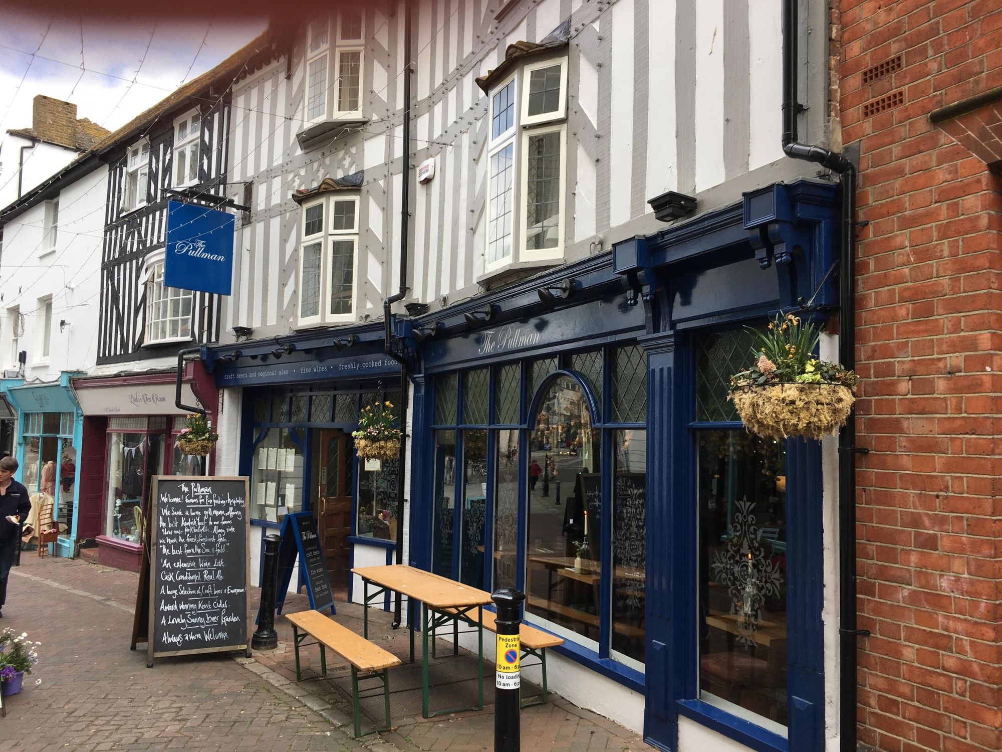 (Pub, External, Sign). Published on 20-04-2017