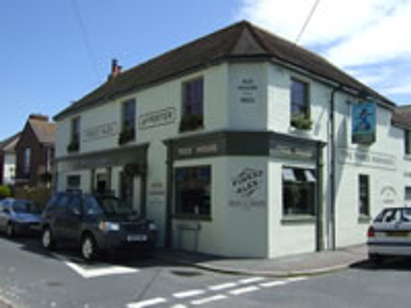 Three Mariners, Hythe. (Pub, External). Published on 12-11-2011
