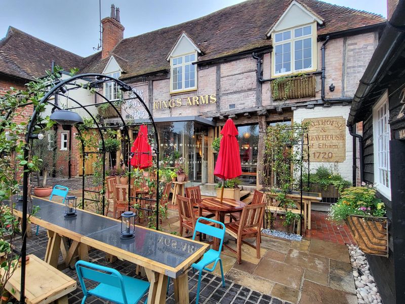 Kings Arms Elham courtyard. (Garden). Published on 30-10-2023