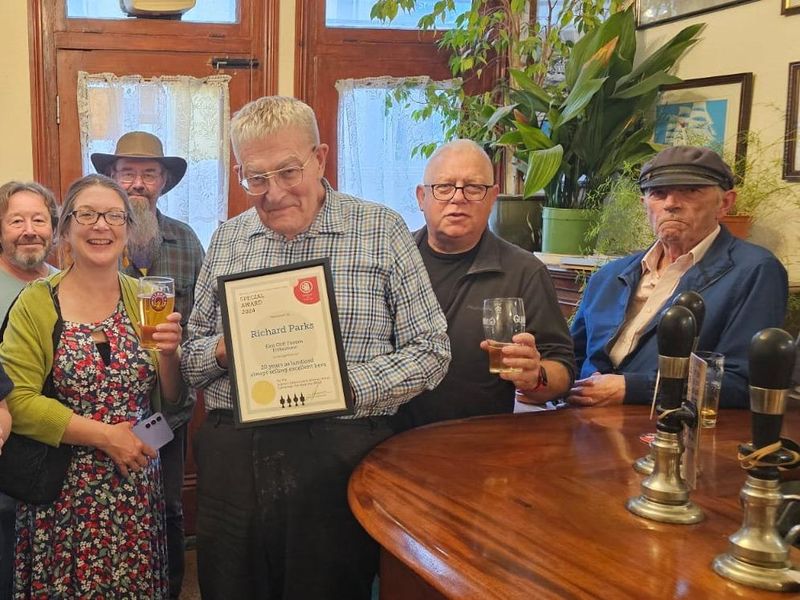 2024 branch Special Award to licensee Richard Parks. (Pub, Publican, Customers, Branch, Award). Published on 15-09-2024 