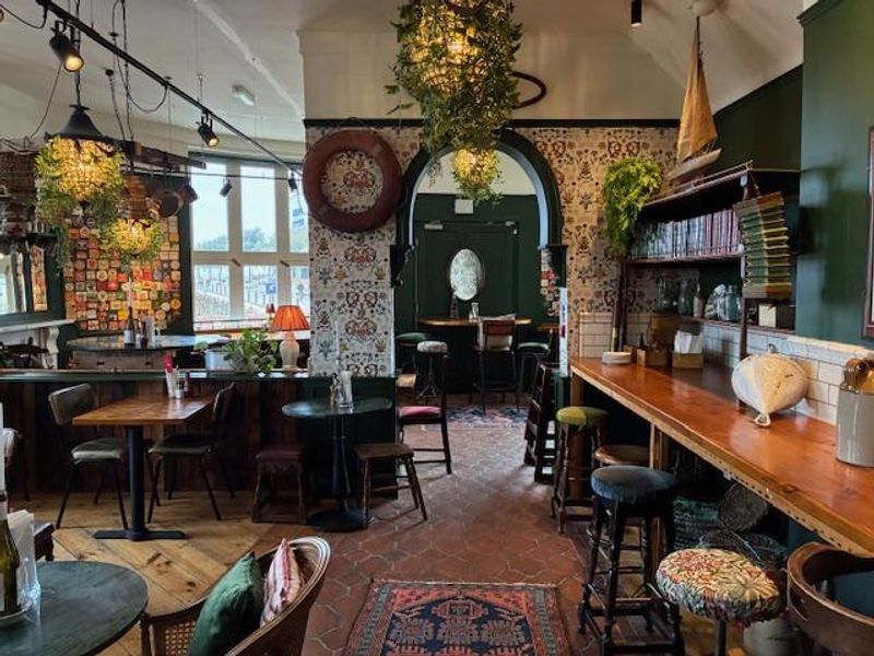 (Restaurant). Published on 11-04-2026 