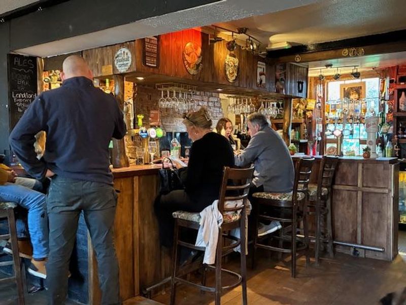 (Pub, Bar). Published on 23-01-2026 