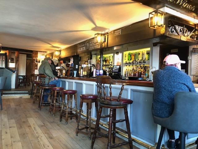 (Bar). Published on 28-12-2025