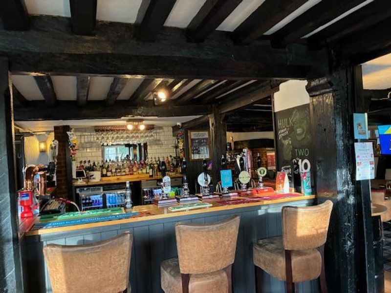 (Pub, Bar). Published on 07-11-2025 