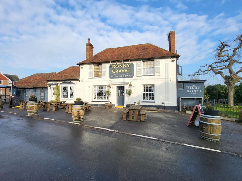 Pub front bonnie cravat . (Pub, Key). Published on 01-12-2023