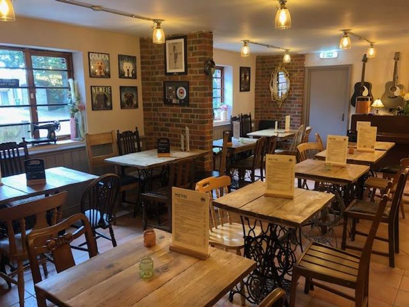 (Restaurant). Published on 05-02-2024