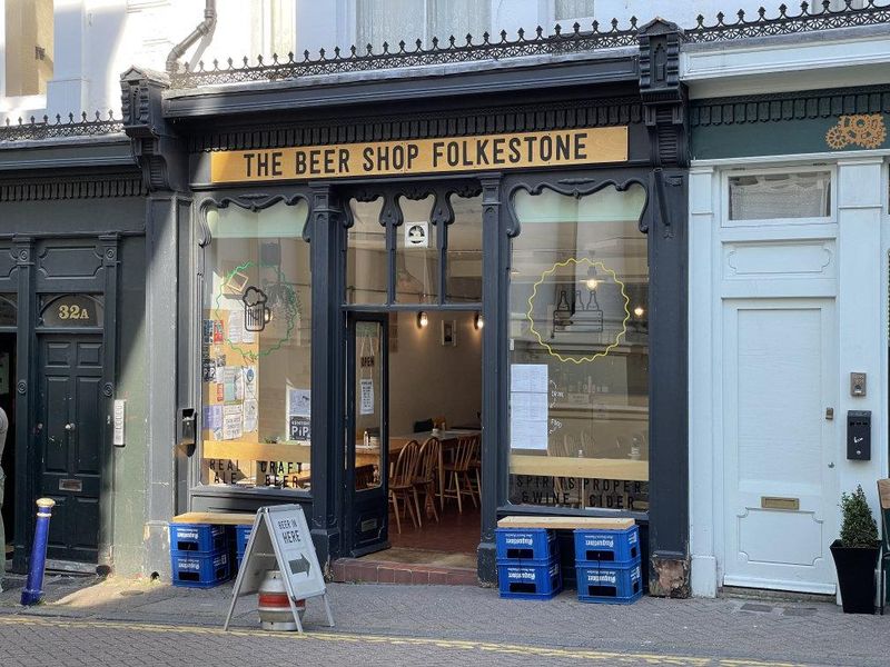 Outside Pub. (Pub, External, Key). Published on 20-09-2021