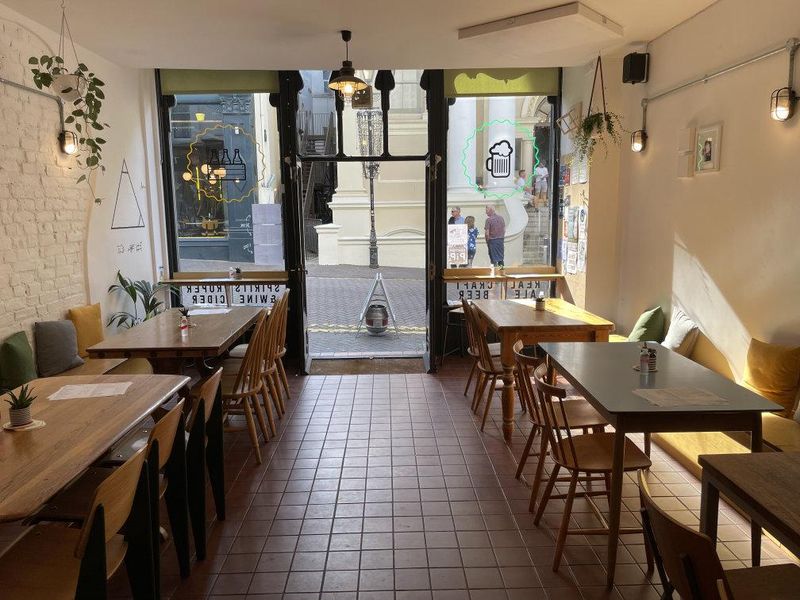 inside pub. (Pub). Published on 20-09-2021