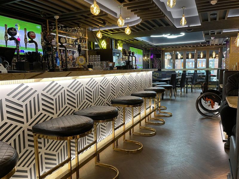 Inside the Balance Bar, New Romney. (Pub, Bar). Published on 16-11-2021