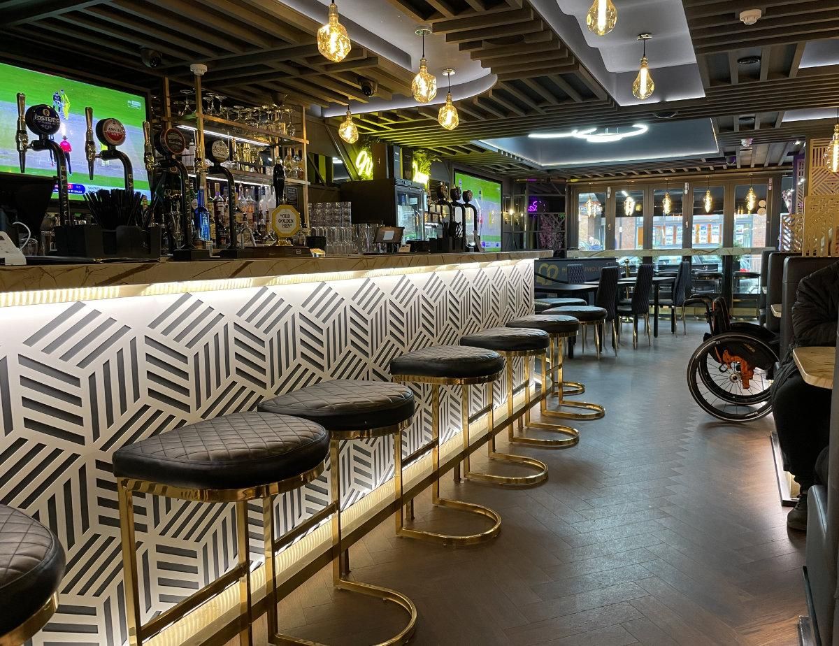Inside the Balance Bar, New Romney. (Pub, Bar). Published on 16-11-2021
