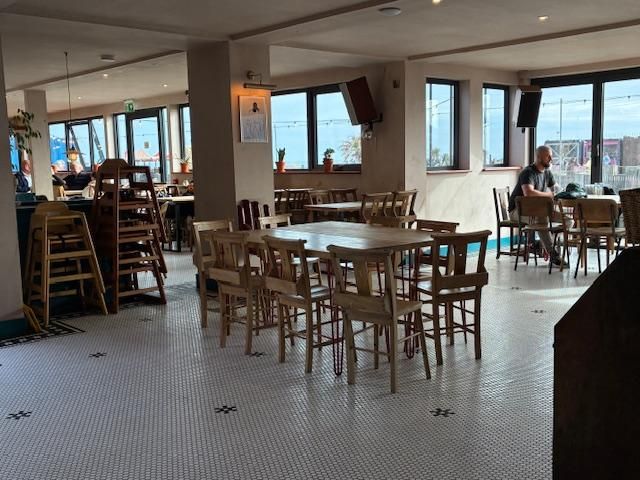 (Restaurant). Published on 11-04-2026