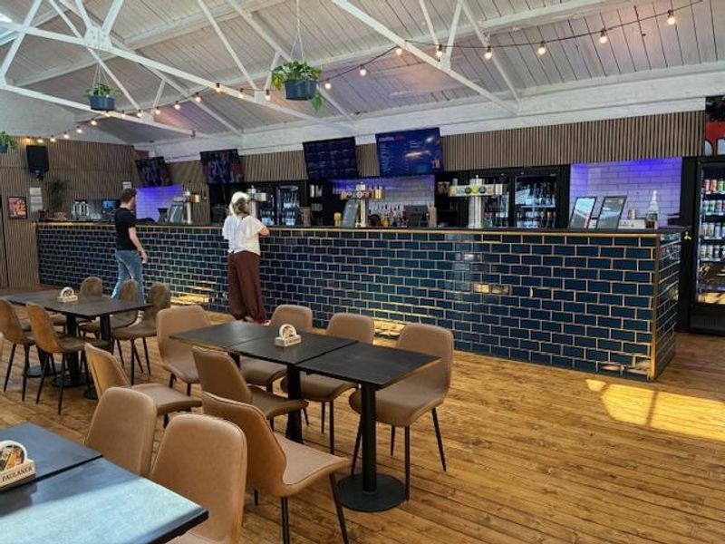 (Pub, Bar, Key). Published on 01-05-2026