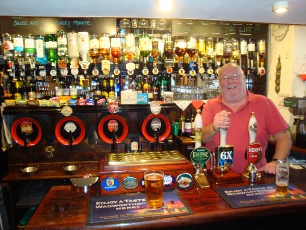 (Pub, Bar). Published on 02-01-2014