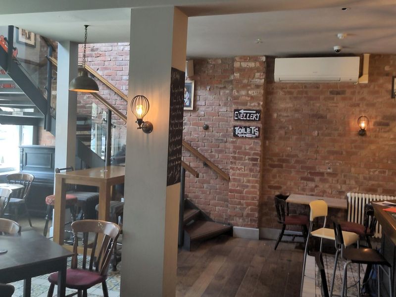 May 2025. (Bar). Published on 18-05-2025 