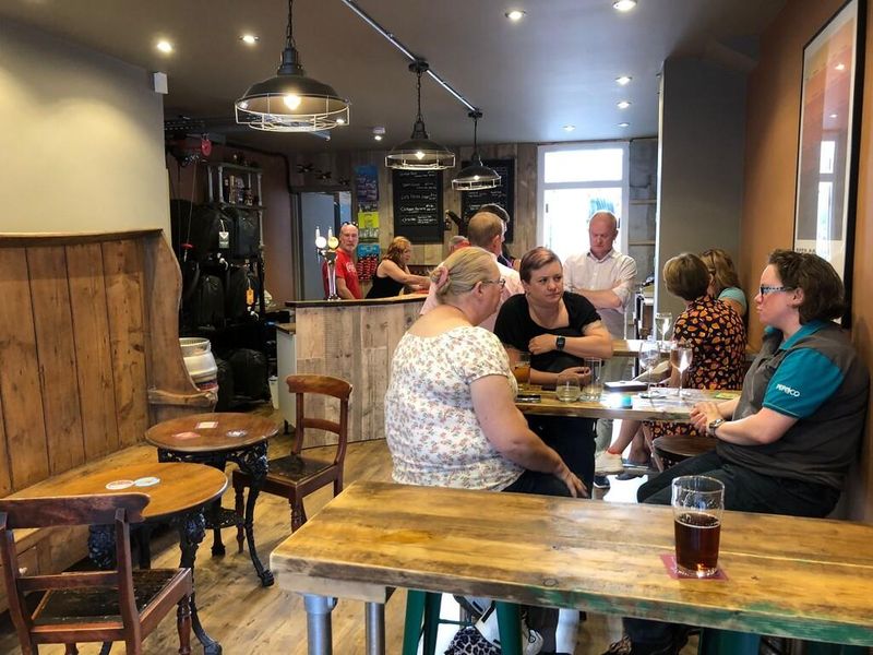 July 2025. (Bar, Customers). Published on 20-07-2025
