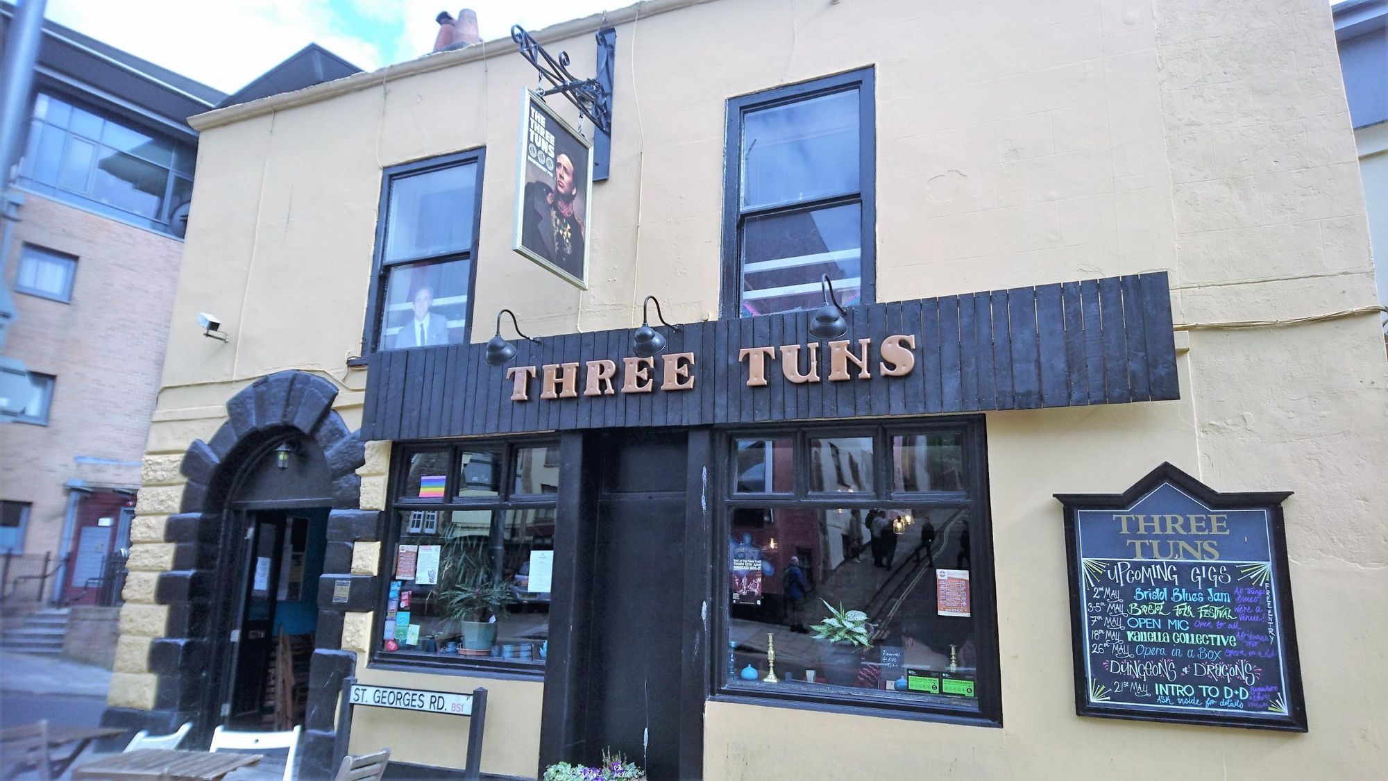 2019. (Pub, External, Sign, Key). Published on 19-05-2019