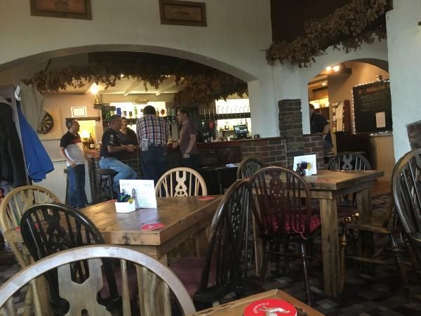 June 2016. (Bar, Customers, Key). Published on 23-06-2016