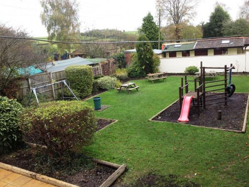 Uploaded Nov 2012. (External, Garden). Published on 08-11-2012