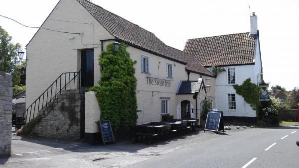 Swan, Tockington. (Pub, External). Published on 18-07-2013