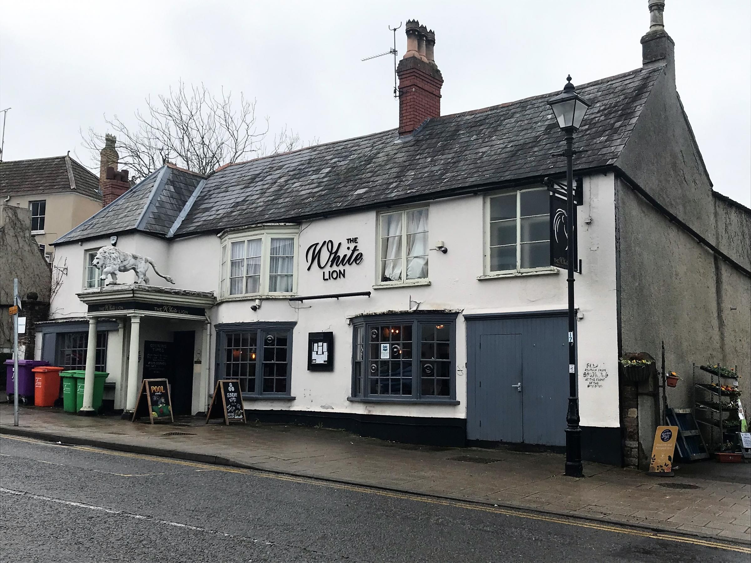 White Lion, Thornbury - CAMRA Experience