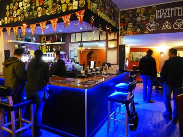 March 2015. (Bar, Customers, Key). Published on 14-03-2015