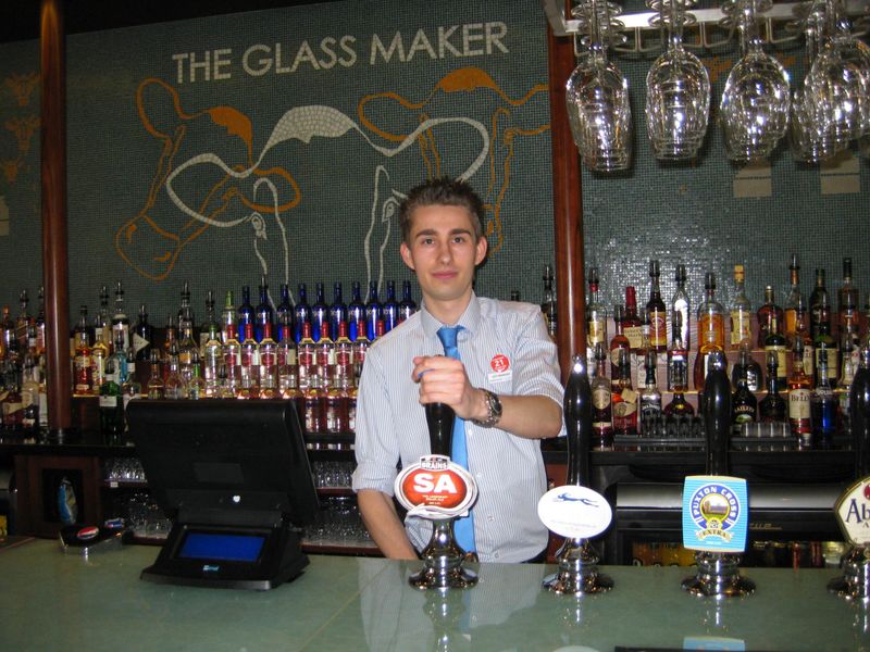 (Pub, Bar). Published on 15-04-2021