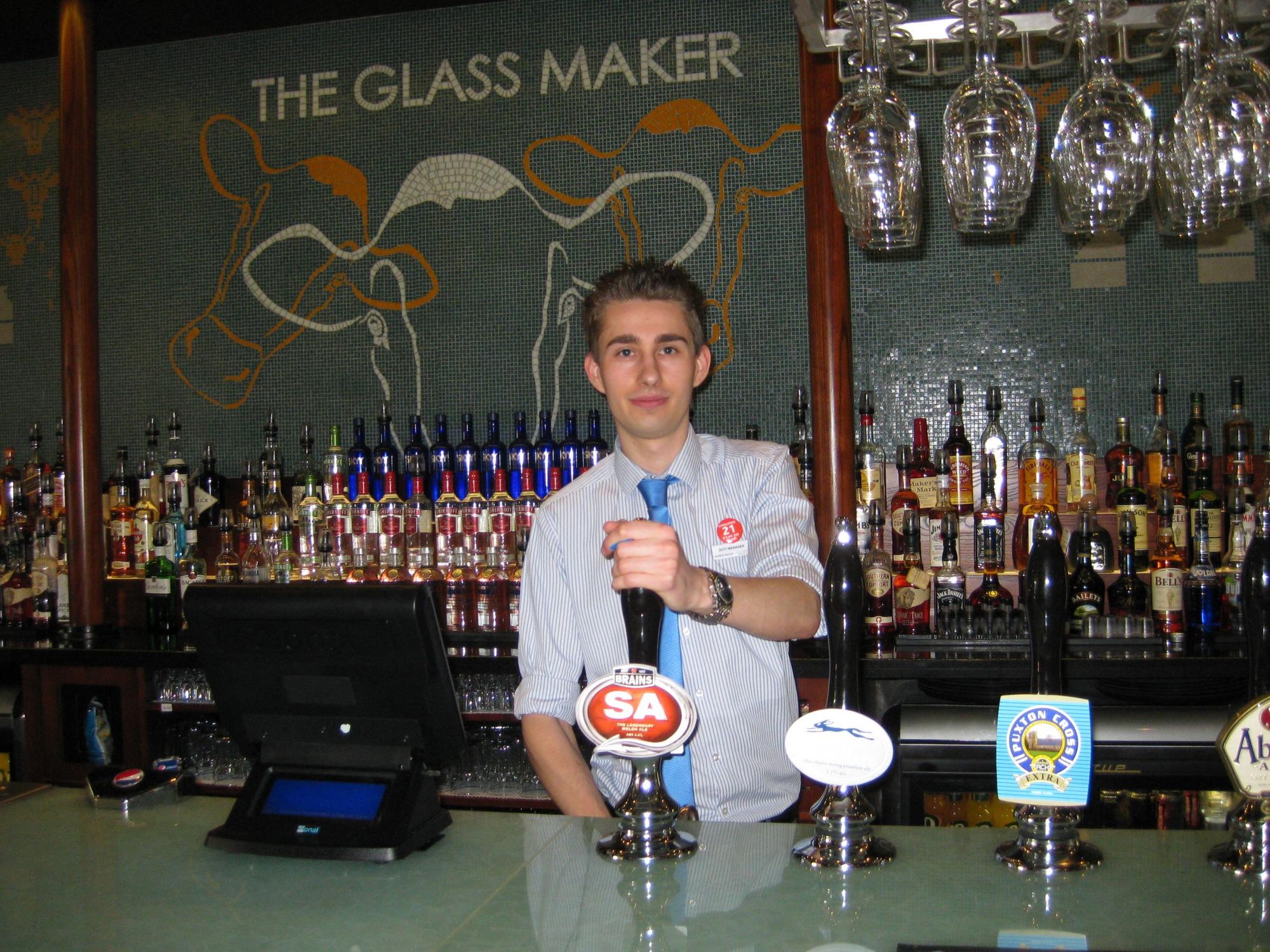 (Pub, Bar). Published on 15-04-2021