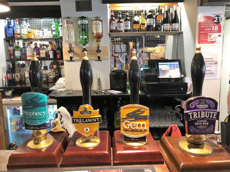 Bar at White Hart. (Pub, Bar). Published on 18-08-2019