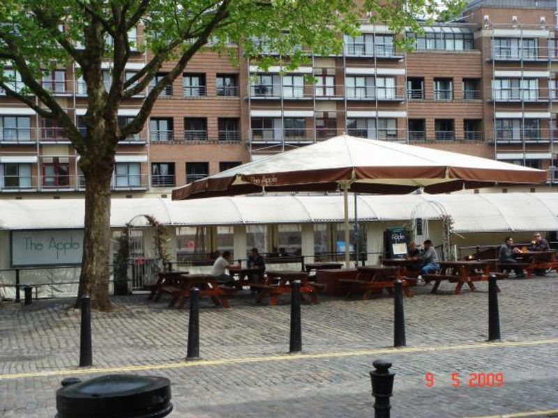 Pictured in May 2009. (Pub, External, Garden, Key). Published on 05-01-2014