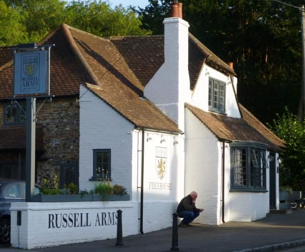 Russell Arms, Butler's Cross. (Pub, Key). Published on 31-03-2015
