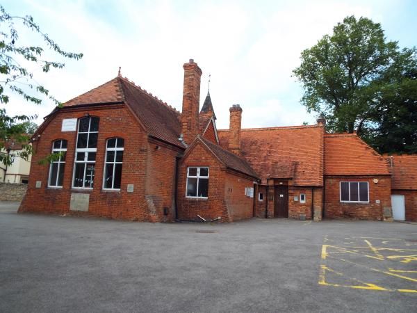View of the old school that is now the Community Social Club.. (External). Published on 11-07-2015