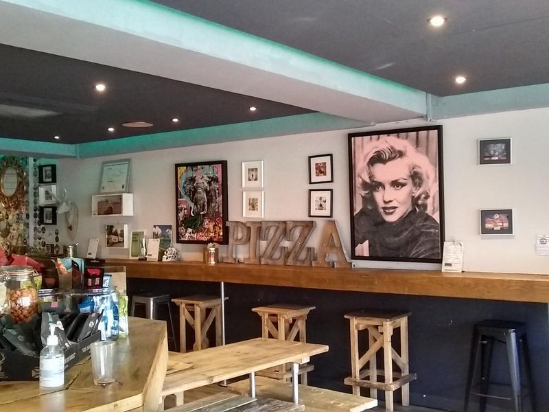 (Bar). Published on 10-02-2022