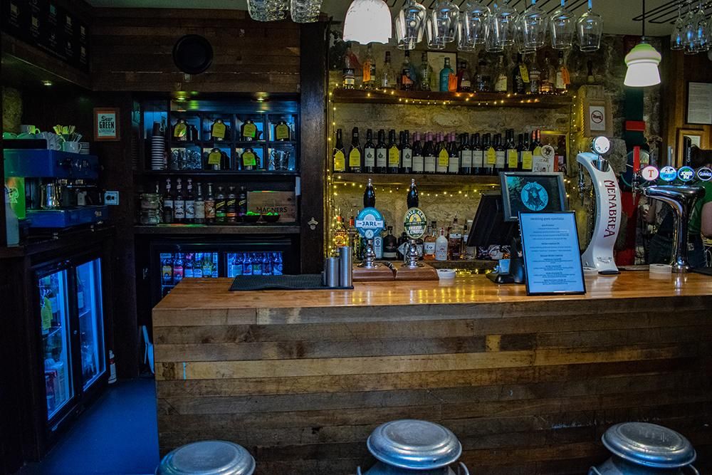 (Pub, Bar). Published on 15-02-2019