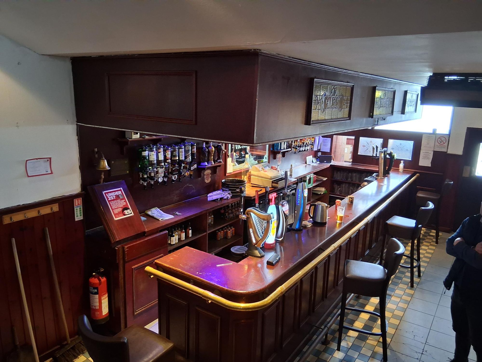 Victoria Bar, Saltcoats (Photo: Alastair McMillan 31/03/2025). (Pub, Bar). Published on 30-09-2025