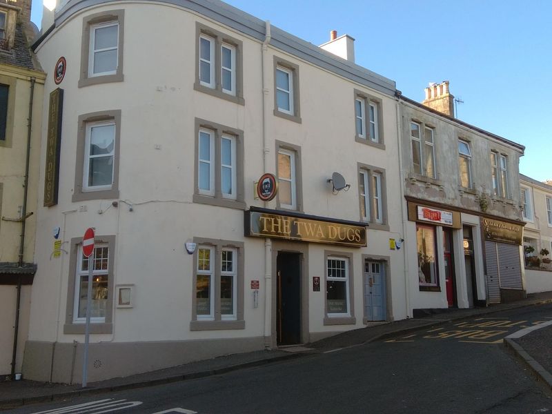 Twa Dugs, West Kilbride. (Pub, External, Key). Published on 23-06-2018