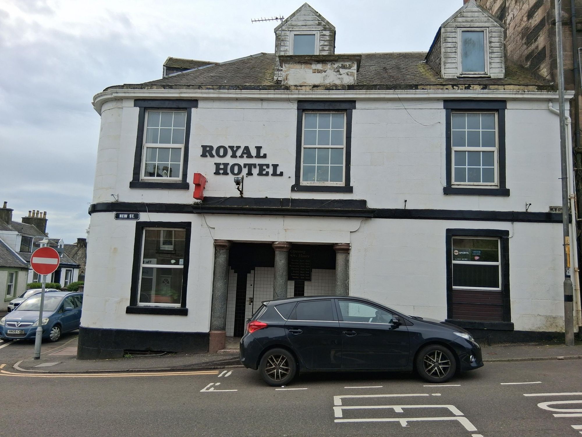 Royal Hotel, Dalry (Photo: Alastair McMillan 28/04/2025). (Pub, External, Key). Published on 11-08-2025